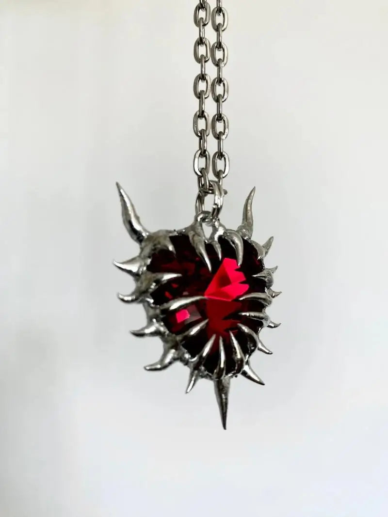 1PC New Vintage Thorn Heart