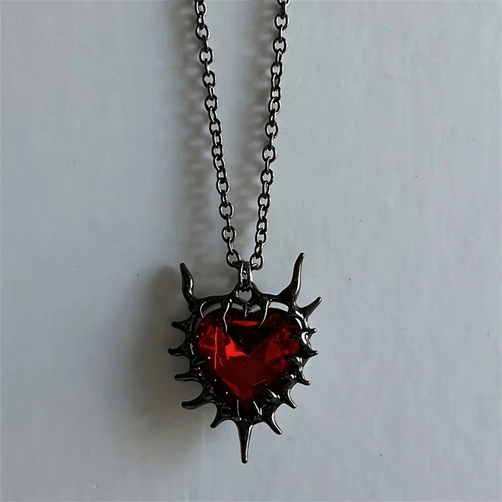 1PC New Vintage Thorn Heart